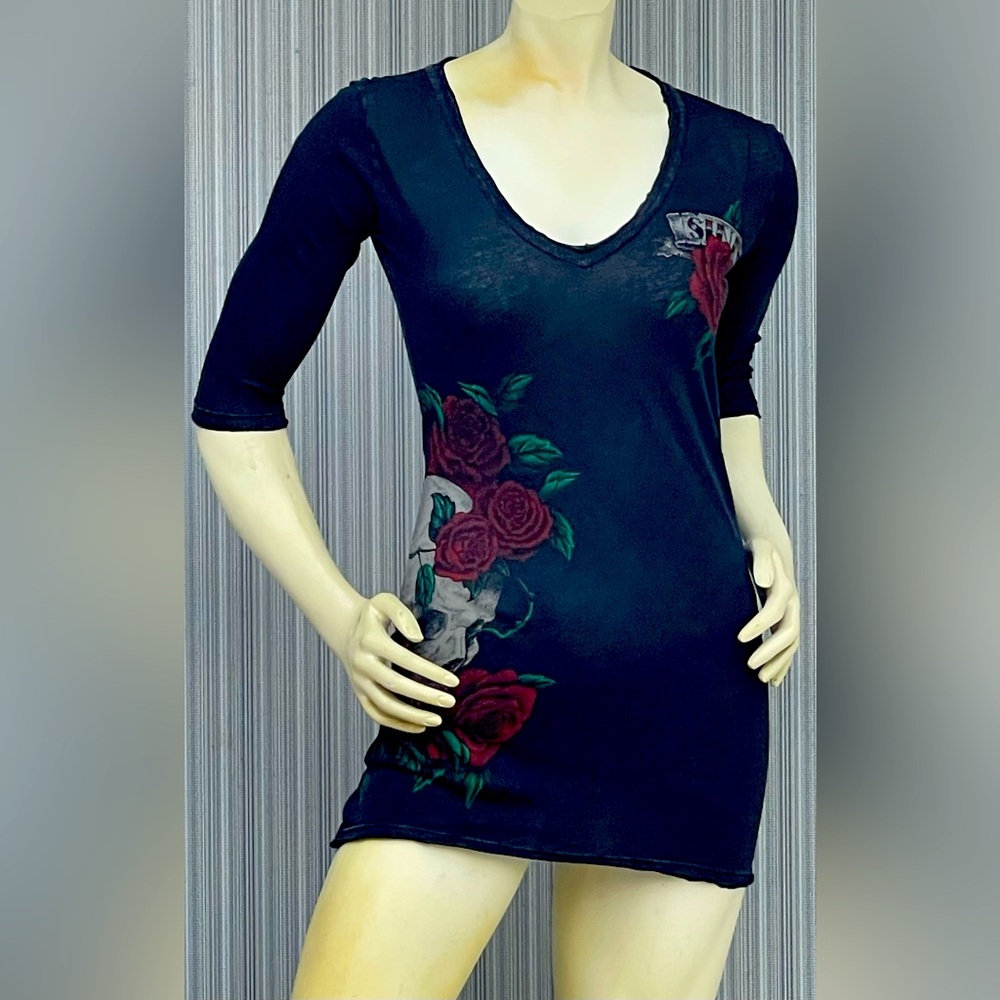 Sinful by affliction Black Tee with Red Rose and Skull Art size M juniors